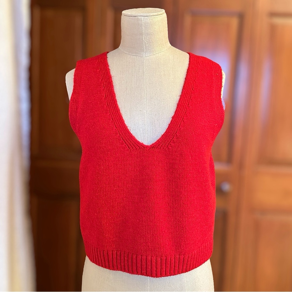 Zara Vibrant Red Sleeveless V-Neck Sweater Top LIKE NEW